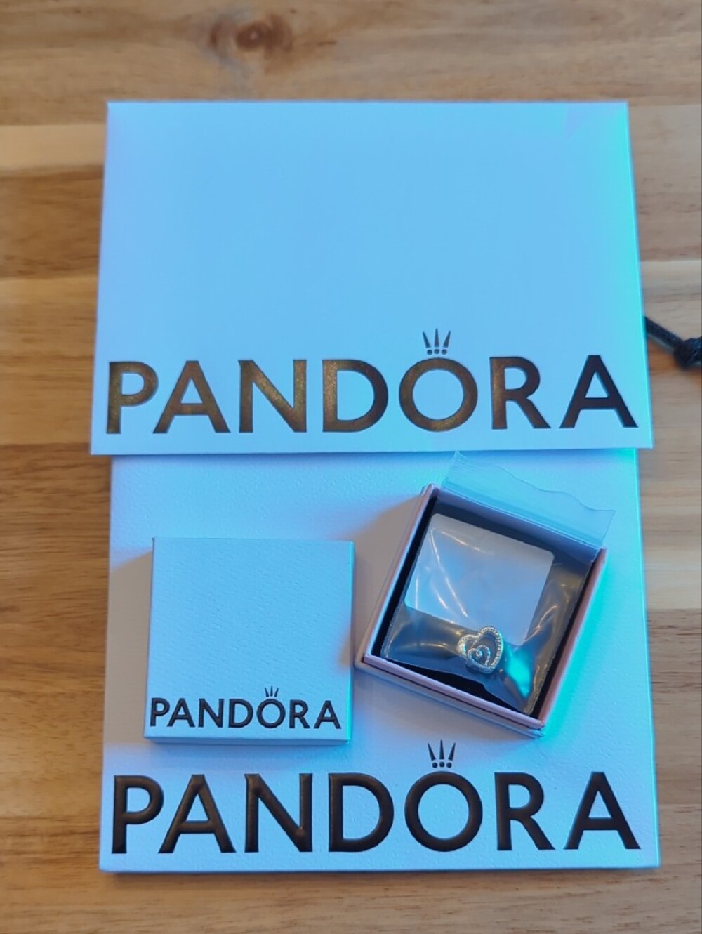 NIB Pandora Entwined Infinite Hearts Mom Charm - Picture 4 of 4